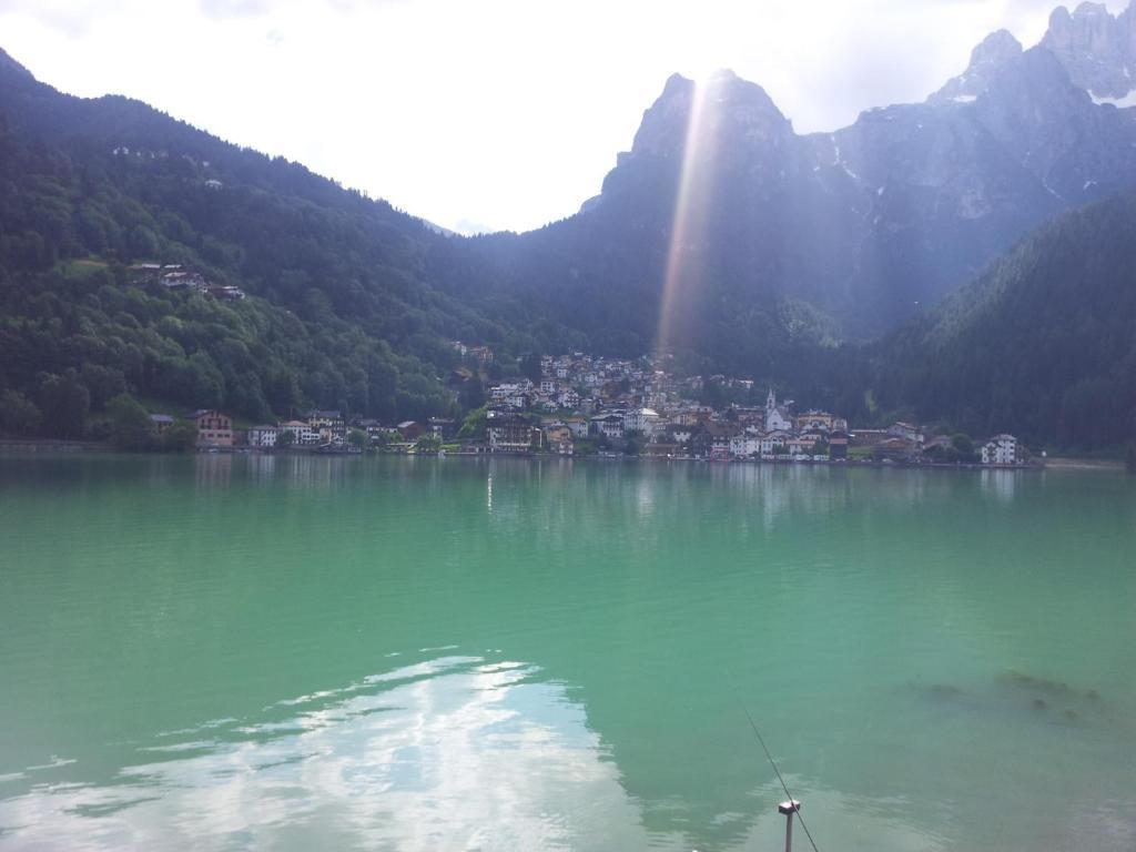 أليغ Appartamenti Chalet Al Lago الغرفة الصورة